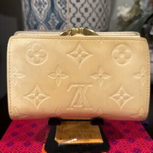 Louis Vuitton Vernis Kisslock Wallet